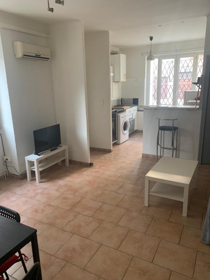 Nimes 2 Pieces Lumineux Apartment Екстериор снимка